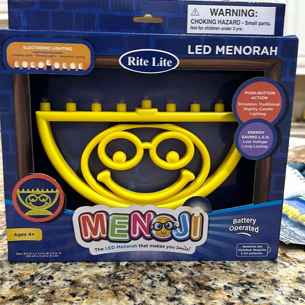 RITE LITE MENOJI MENORAH LED NWT